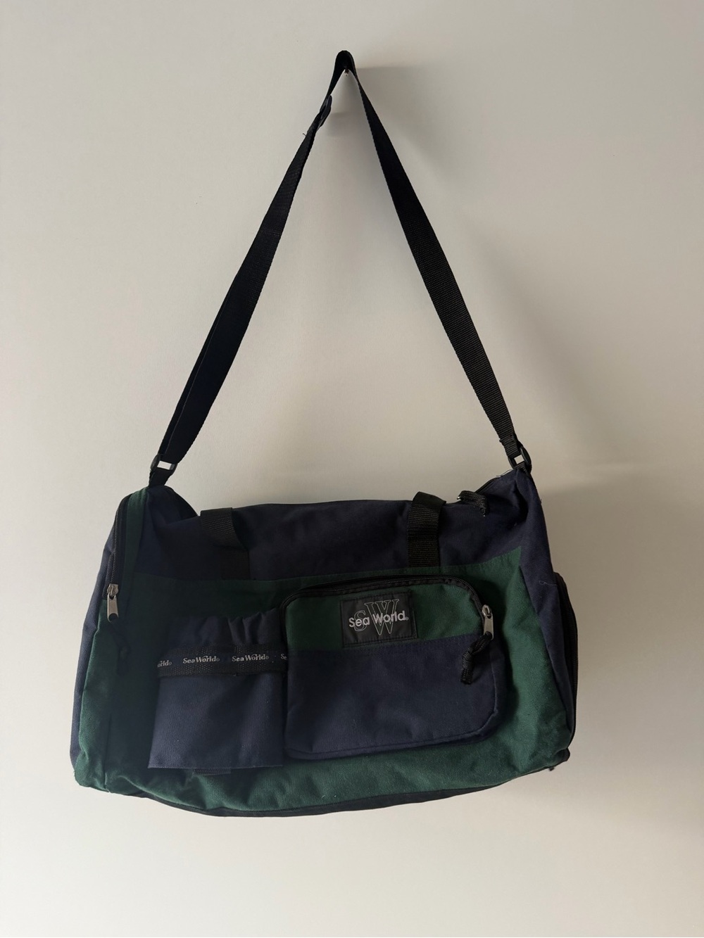 Sea World Men’s Two-Tone Navy & Green Duffel Bag